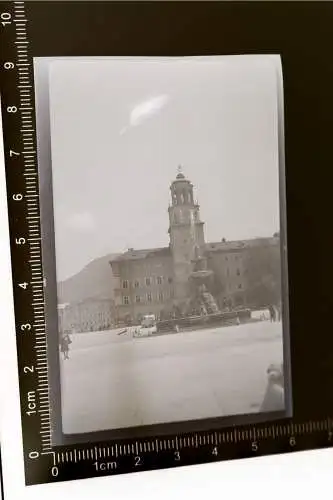 tolles altes Negativ - Salzburg, Michaeliskirche, Residenzbrunnen  50er Jahre ?