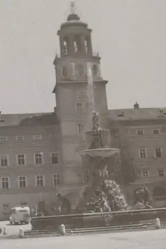 tolles altes Negativ - Salzburg, Michaeliskirche, Residenzbrunnen  50er Jahre ?