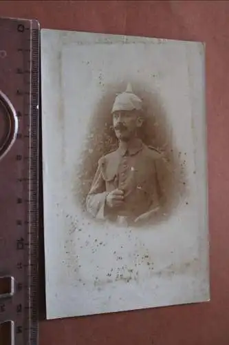 tolles altes Foto - Portrait eines Soldaten mit Pickelhaube (2)