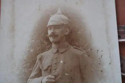 tolles altes Foto - Portrait eines Soldaten mit Pickelhaube (2)