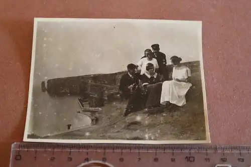 tolles altes Foto Personen an Steilküste von Helgoland  1925