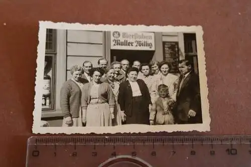 Tolles altes Foto - Personen vor dem Bierstuben Mutter Wittig  Bochum ?