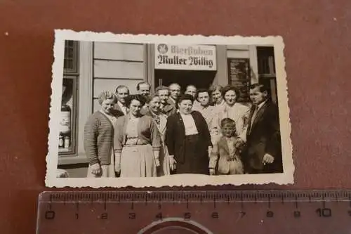 tolles altes Foto - Personen vor dem Bierstuben Mutter Wittig  Bochum ? 
