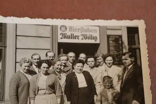 tolles altes Foto - Personen vor dem Bierstuben Mutter Wittig  Bochum ? 