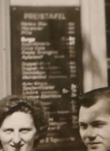 tolles altes Foto - Personen vor dem Bierstuben Mutter Wittig  Bochum ? 