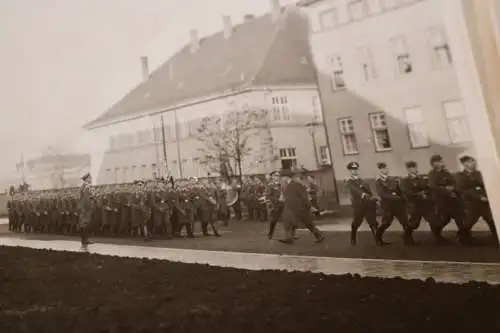 fünf tolle alte Fotos - Soldaten angetreten - Fliegerhorst Gotha - 30-40er Jahre