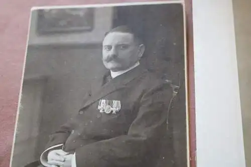 zwei tolle alte Kabinettfotos  Mann mit Orden  Bielefeld 1909 