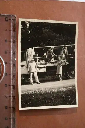 Tolles altes Foto - Personen unterwegs mit einem Krupp LKW  30er Jahre ?