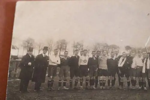 tolles altes Gruppenfoto - Fußball Mannschaften - 20-30er Jahre  KTV 1943 ??