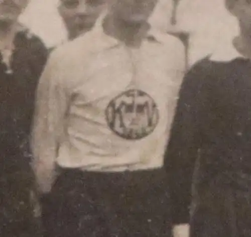 tolles altes Gruppenfoto - Fußball Mannschaften - 20-30er Jahre  KTV 1943 ??