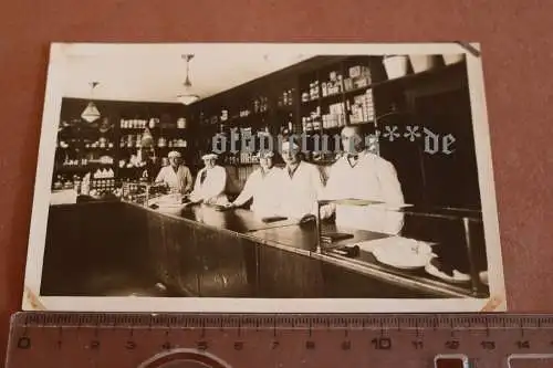 tolles altes Foto - Zittau Sachsen - Innenansicht Apotheke mit Angestellte 1937?