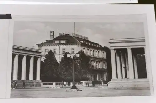 zehn alte Negative - abfotografierte Ansichtskarten München - Alter ?