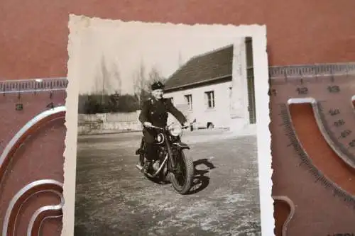 zwei tolle alte Fotos - Gruppenfoto Feuerwehrmänner ? Motorrad - Apolda