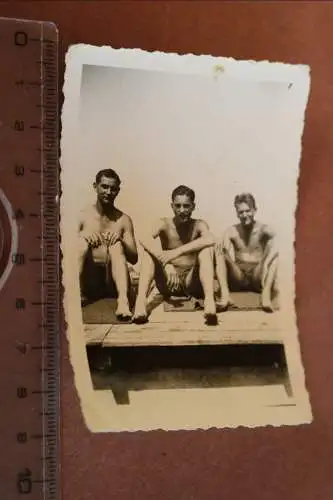 Tolles altes Foto - drei Soldaten in Unterhosen - Sommer 1941