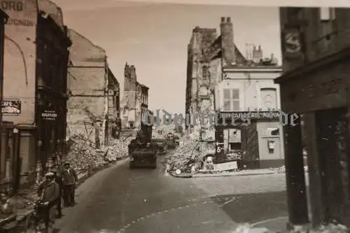 altes Foto - zerstörte Stadt - Frankreich ? Belgien ? Quincaillerie Menace