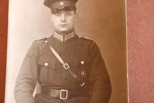 tolles altes Foto - Portrait eines Soldaten ? Landwehr ?? unbekannte Kokarde ?
