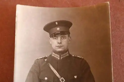 tolles altes Foto - Portrait eines Soldaten ? Landwehr ?? unbekannte Kokarde ? 