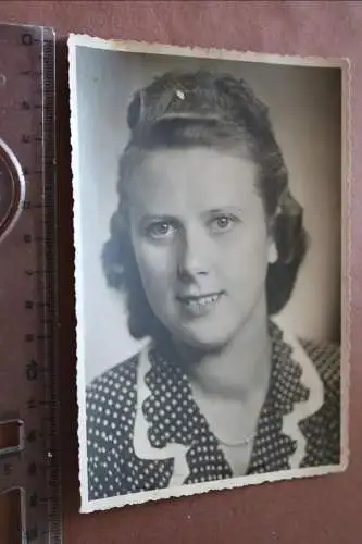 Tolles altes Foto - Portrait einer hübschen Frau - 1947