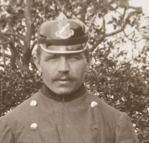 tolles altes Glasnegativ - Portrait eines Feuerwehrmannes - Pickelhaube 20er Jah