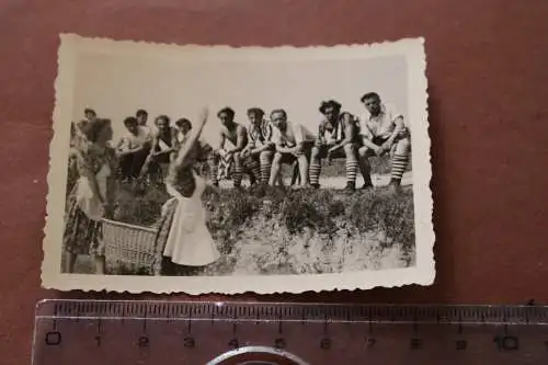 tolles altes Foto - Gruppe Fussballspieler ?  1952 im Schwarzwald