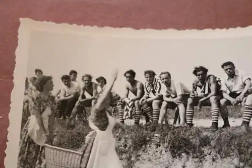 tolles altes Foto - Gruppe Fussballspieler ?  1952 im Schwarzwald