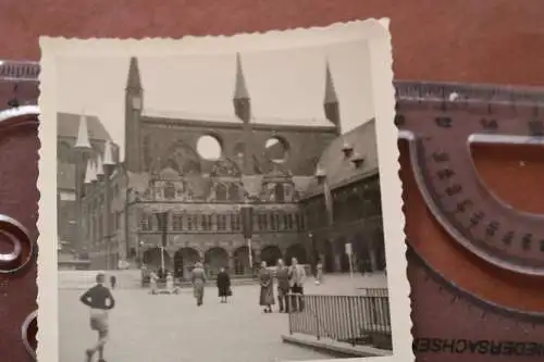 tolles altes Foto - Marktplatz , Rathaus Lübeck - 50er Jahre ?