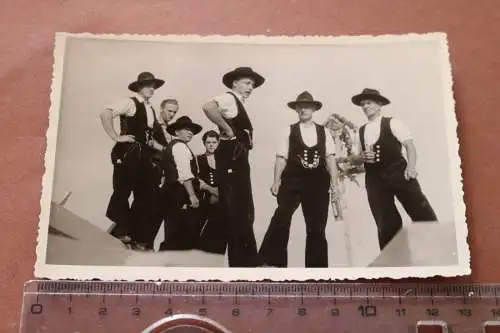 tolles altes Foto - Zimmermänner , Zimmermann bei Richtfest 1956 Unterschriften 