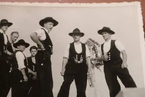 tolles altes Foto - Zimmermänner , Zimmermann bei Richtfest 1956 Unterschriften