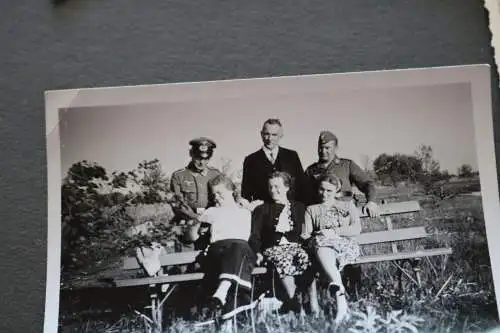 tolles altes Album 81 Fotos ab 1932 - Familie , Soldat usw.