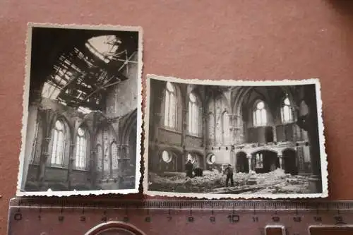 zwei alte Fotos  - mir unbekannte alte zerstörte Kirche  - Wandbild 