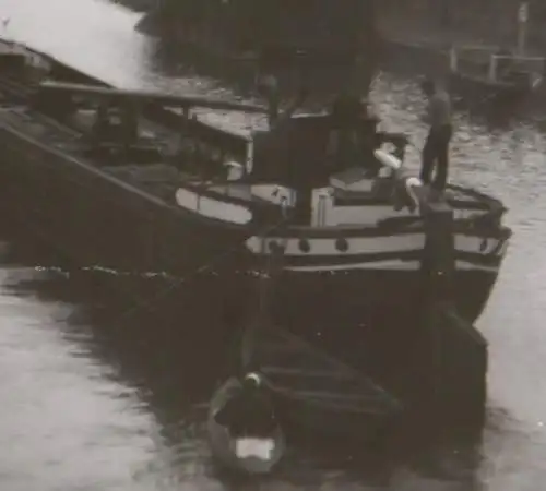 altes Negativ -Binnenschiff  Frachtschiff - Ort ?? - 30-40er Jahre 