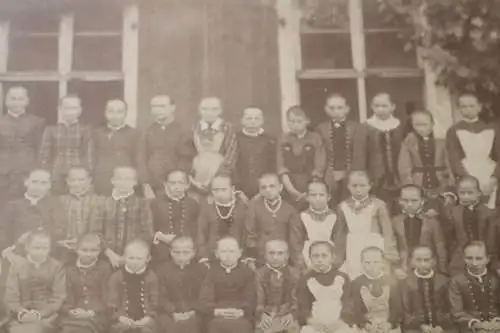 tolles altes Gruppenfoto Schulklasse Mädchenschule - Süddeutschland ? 1900-10 ?