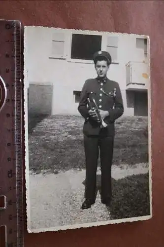 altes Foto Portrait junger Soldat mit Trompete 1952  Frankreich