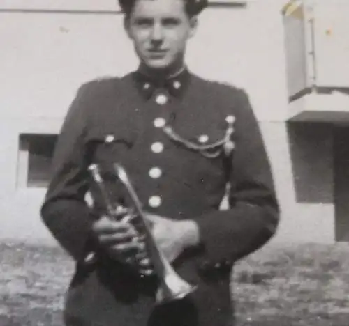 altes Foto Portrait junger Soldat mit Trompete 1952  Frankreich