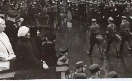 altes Foto - Saarbrücken - Soldaten marschieren - 1935 - Rathaus ?