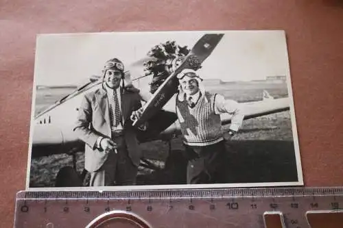 tolles altes Foto - Flugzeug zwei Piloten ? Flugplatz Johannisthal Berlin 1933