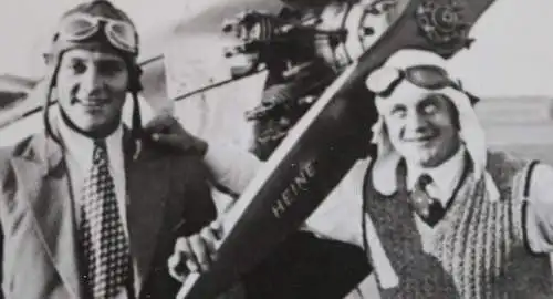 tolles altes Foto - Flugzeug zwei Piloten ? Flugplatz Johannisthal Berlin 1933