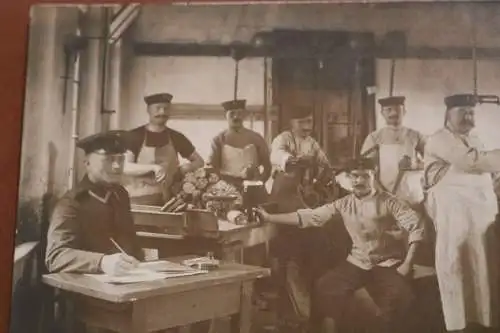 tolles altes Foto - Soldaten - Koch - Schreiber - Verpflegung - 1915