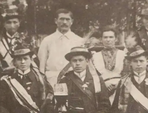 zwei tolle alte Fotos - Schützenverein ?  Schützenkönige ? - Männer Schärpen 