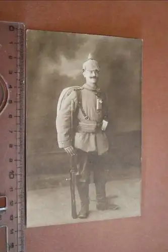 tolles altes Foto - Portrait eines Soldaten mit Marschgepäck - 240 ?? Inf.Regt. 