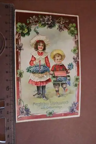 tolle alte Künstlerkarte ? Prägekarte - Junge und Mädchen - Geburtstag 1900-20 ?