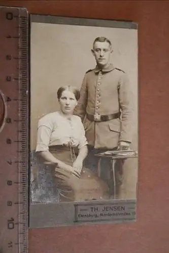 tolles altes CDV-Foto - Portrait eines Soldaten mit Frau - Flensburg