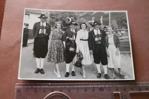 altes Foto - Männer in Tracht und hübsche Frauen - Bayern ?? 50-60er Jahre