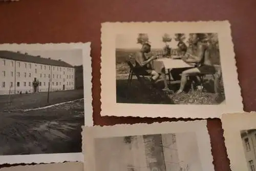 sieben alte Fotos - Soldaten , Kaserne, Waggon usw. 