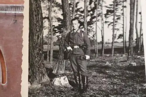 tolles altes Foto - Portrait Soldat Flak ?  Pistolentasche und Meldetasche ?