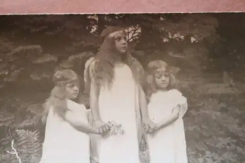 tolles altes Foto - kleine Mädchen , eins im Engelskostüm - 1900-1920 ?