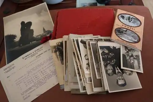 kleines Konvolut alter Fotos , Postkarten usw. 