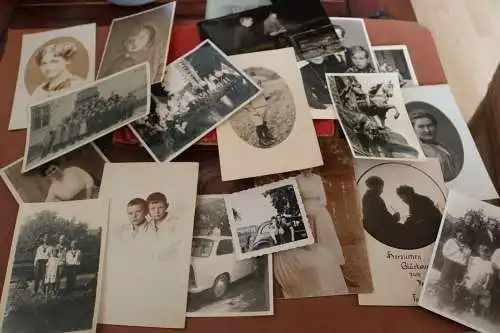 kleines Konvolut alter Fotos , Postkarten usw. 