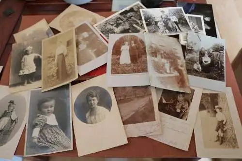 kleines Konvolut alter Fotos , Postkarten usw. 