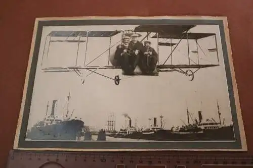 tolles altes großes Foto - Fotomontage - Hafen Schiffe drei Männer mit Flugzeug